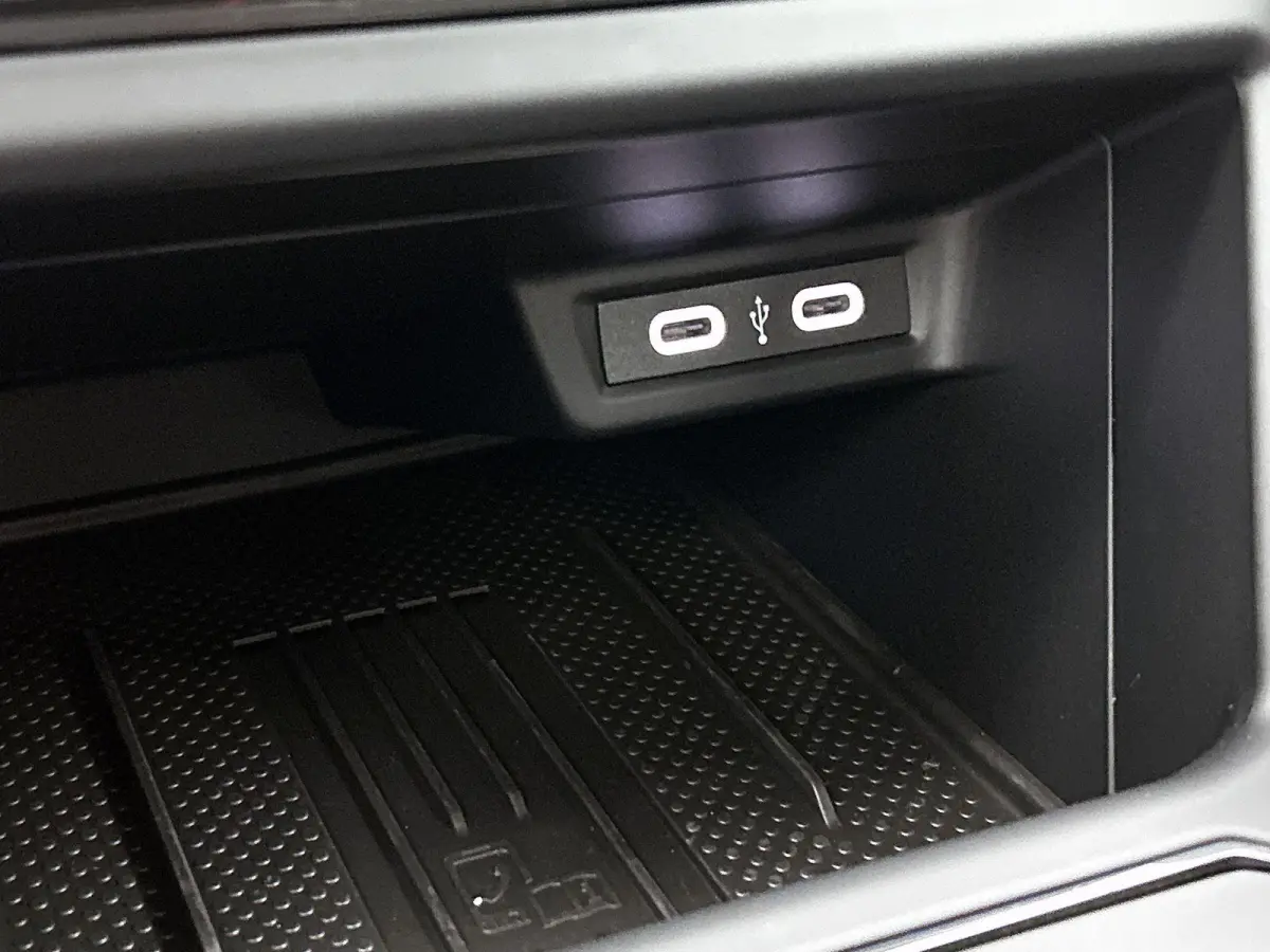 1.0 TSI Life Edition | 95 PK | Sensoren | Stoelverwarming | Carplay / Android Auto