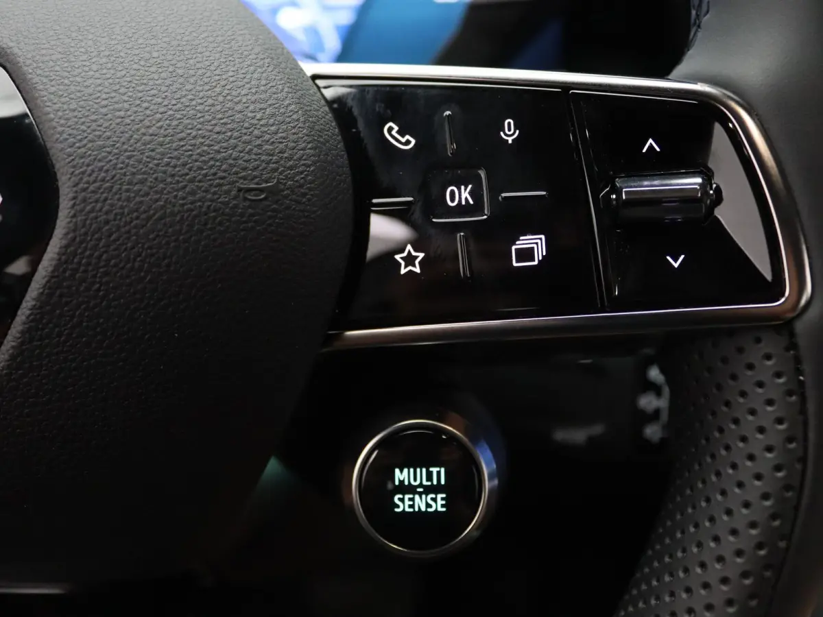 EV87 long range techno Apple Carplay/Android Auto | Climate