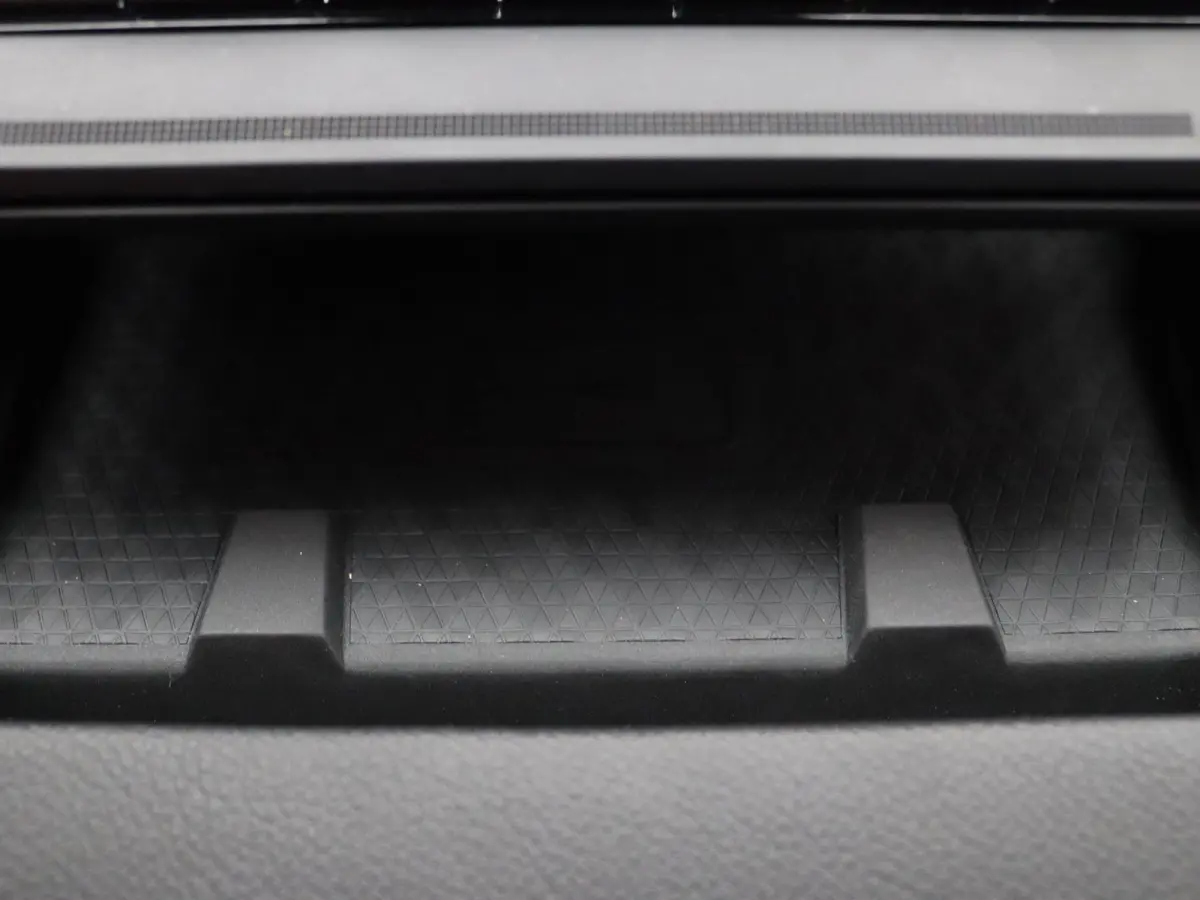 EV87 long range techno Apple Carplay/Android Auto | Climate