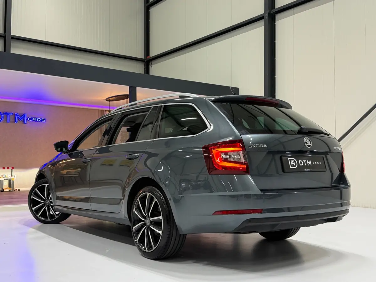 1.0 TSI Sportline Business | NAP | Keyless | Cruise Control | Stoelverwarming | Camera | Canton