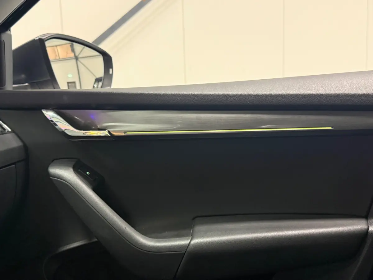 1.0 TSI Sportline Business | NAP | Keyless | Cruise Control | Stoelverwarming | Camera | Canton