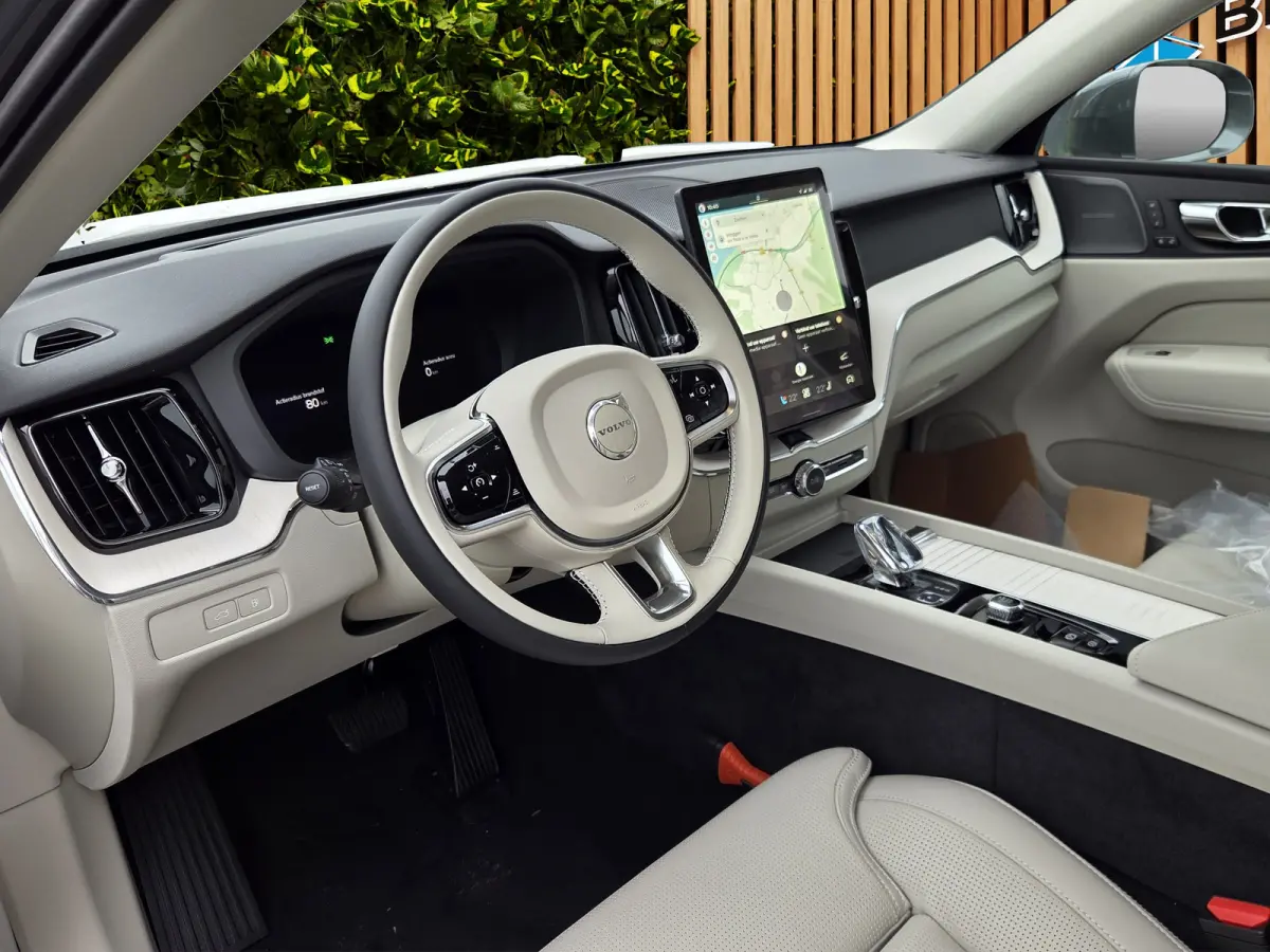 2.0 T6 Plug-in hybrid AWD Plus Bright | Luchtvering | Stoelventilatie | Pano | 360 Cam | HUD
