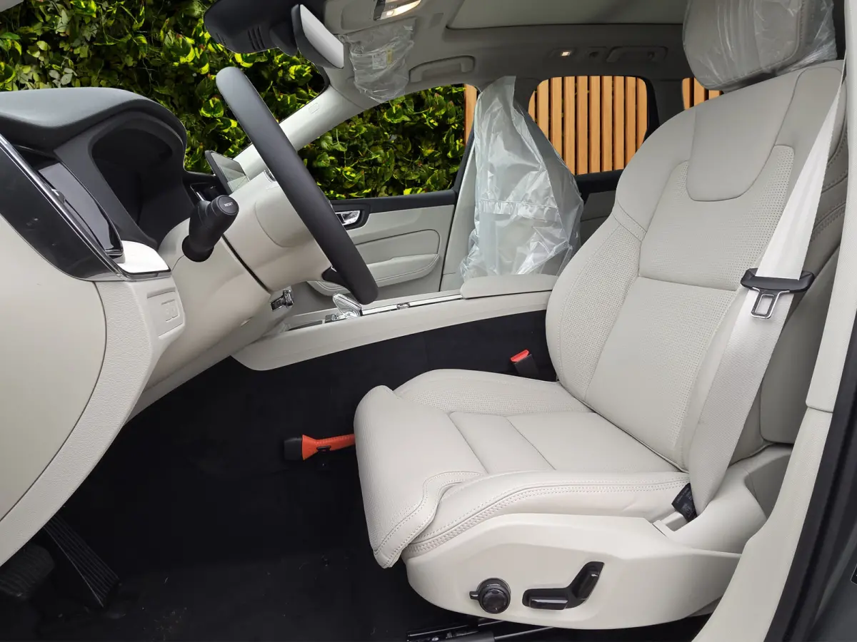 2.0 T6 Plug-in hybrid AWD Plus Bright | Luchtvering | Stoelventilatie | Pano | 360 Cam | HUD