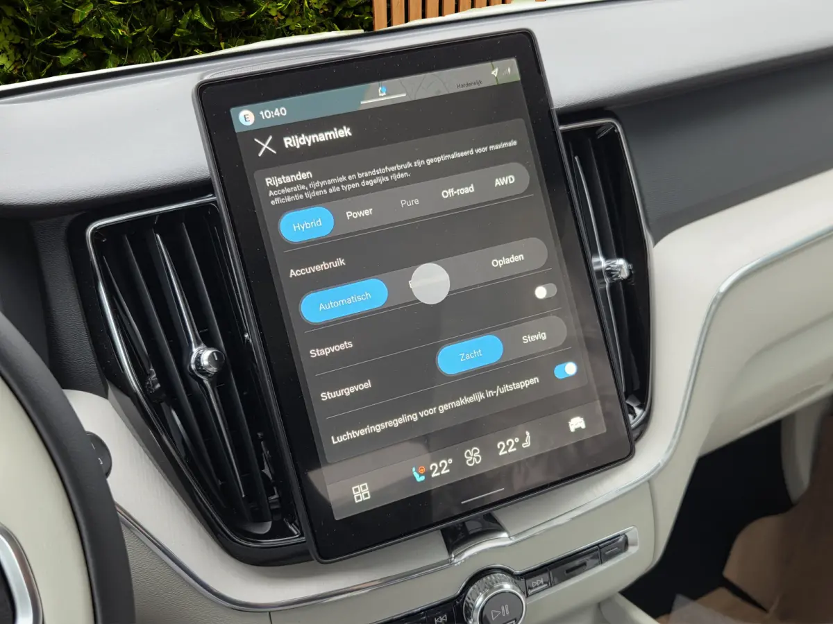 2.0 T6 Plug-in hybrid AWD Plus Bright | Luchtvering | Stoelventilatie | Pano | 360 Cam | HUD