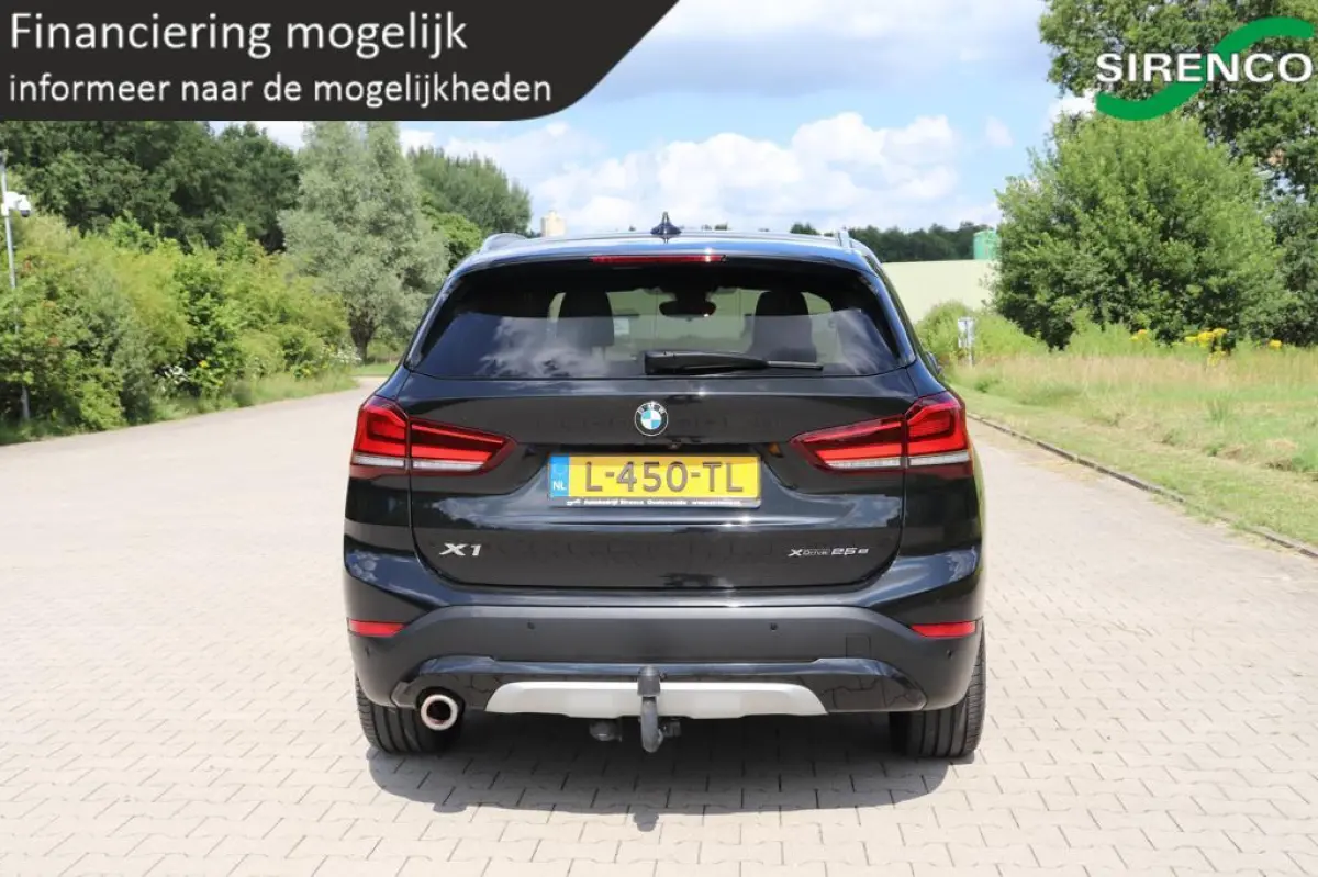 xDrive25e High Executive | full led | panodak | trekhaak | stoel + stuur verwarming | hud | dab | leder sportzetels | phev |