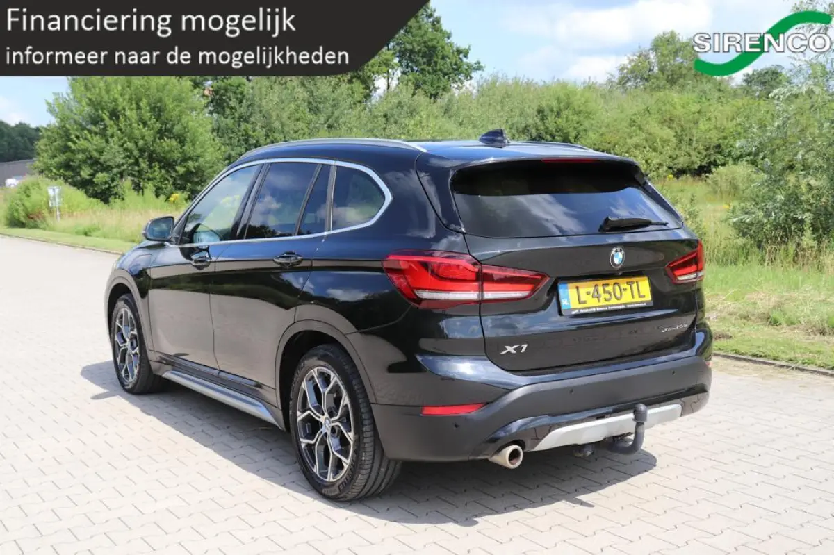 xDrive25e High Executive | full led | panodak | trekhaak | stoel + stuur verwarming | hud | dab | leder sportzetels | phev |