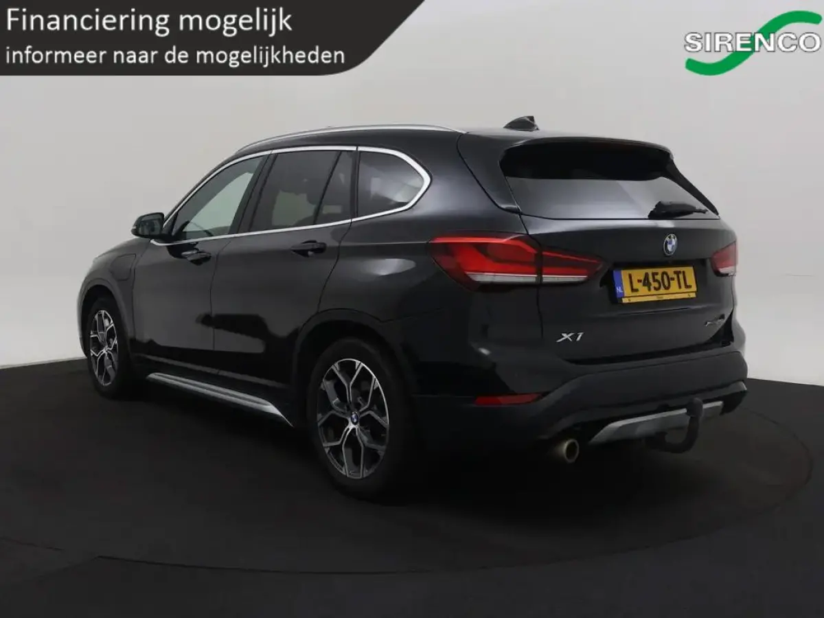 xDrive25e High Executive | full led | panodak | trekhaak | stoel + stuur verwarming | hud | dab | leder sportzetels | phev |