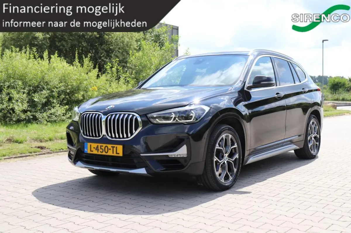 xDrive25e High Executive | full led | panodak | trekhaak | stoel + stuur verwarming | hud | dab | leder sportzetels | phev |