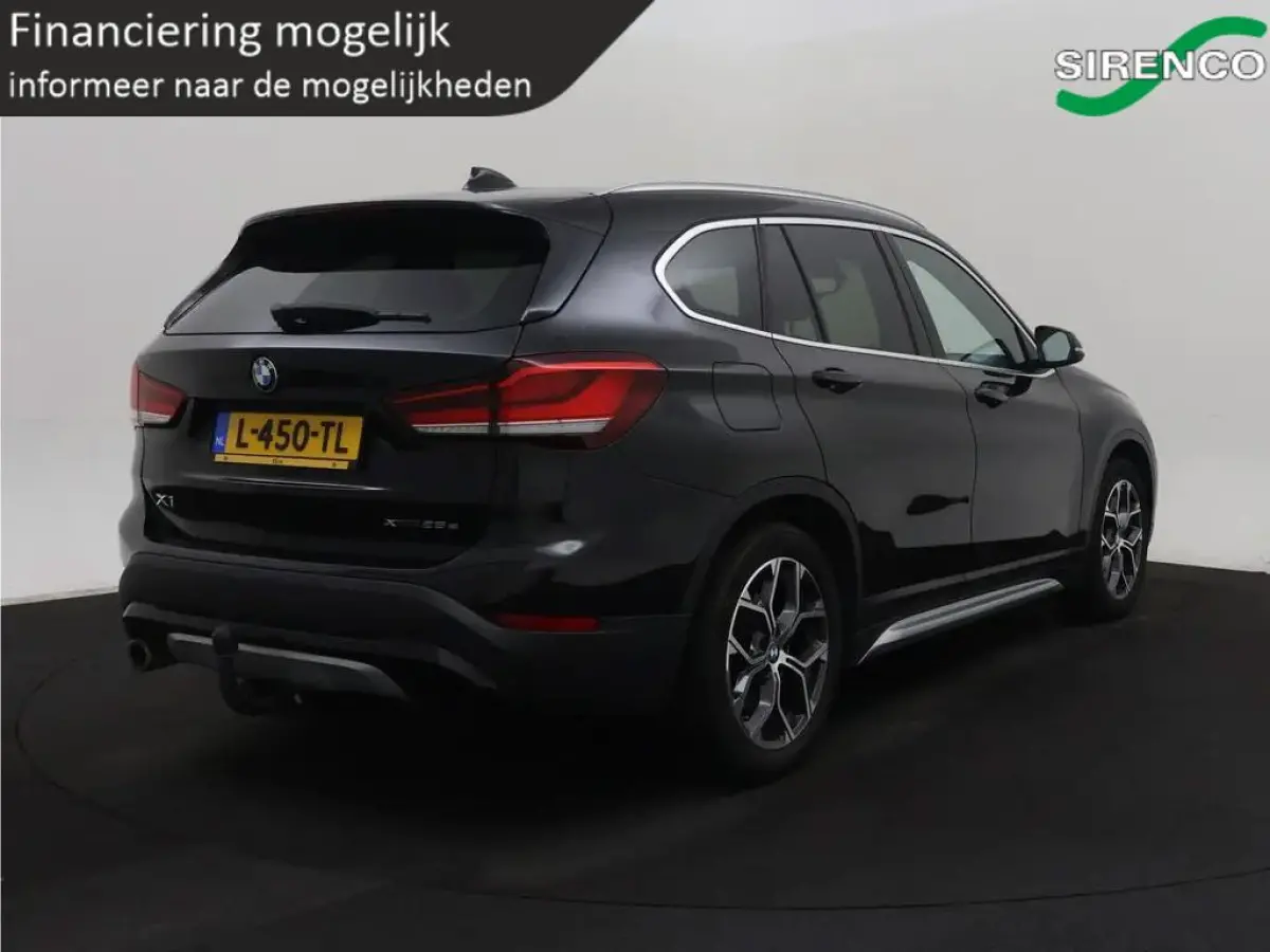 xDrive25e High Executive | full led | panodak | trekhaak | stoel + stuur verwarming | hud | dab | leder sportzetels | phev |