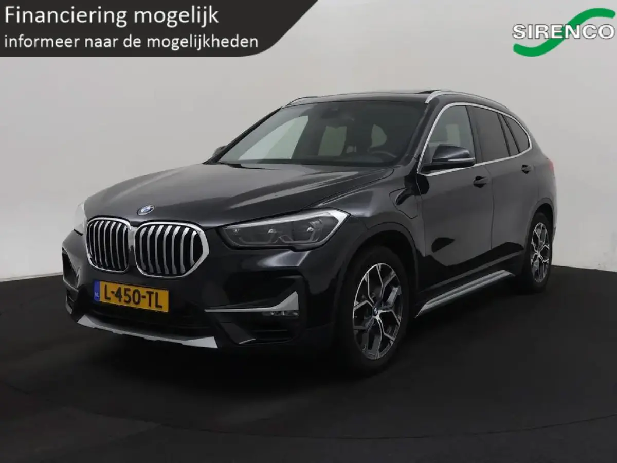 xDrive25e High Executive | full led | panodak | trekhaak | stoel + stuur verwarming | hud | dab | leder sportzetels | phev |