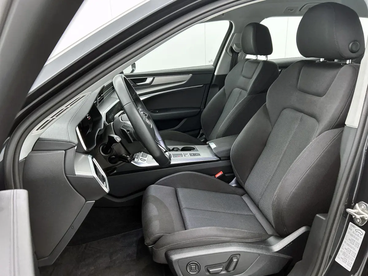 50 TFSI e quattro Advanced edition | Cruise control | Climate control | Navigatie | Elektr. verstelbare bestuurdersstoel met geheugen | Smartphone interface | Alarm Klasse III | Ledkoplampen