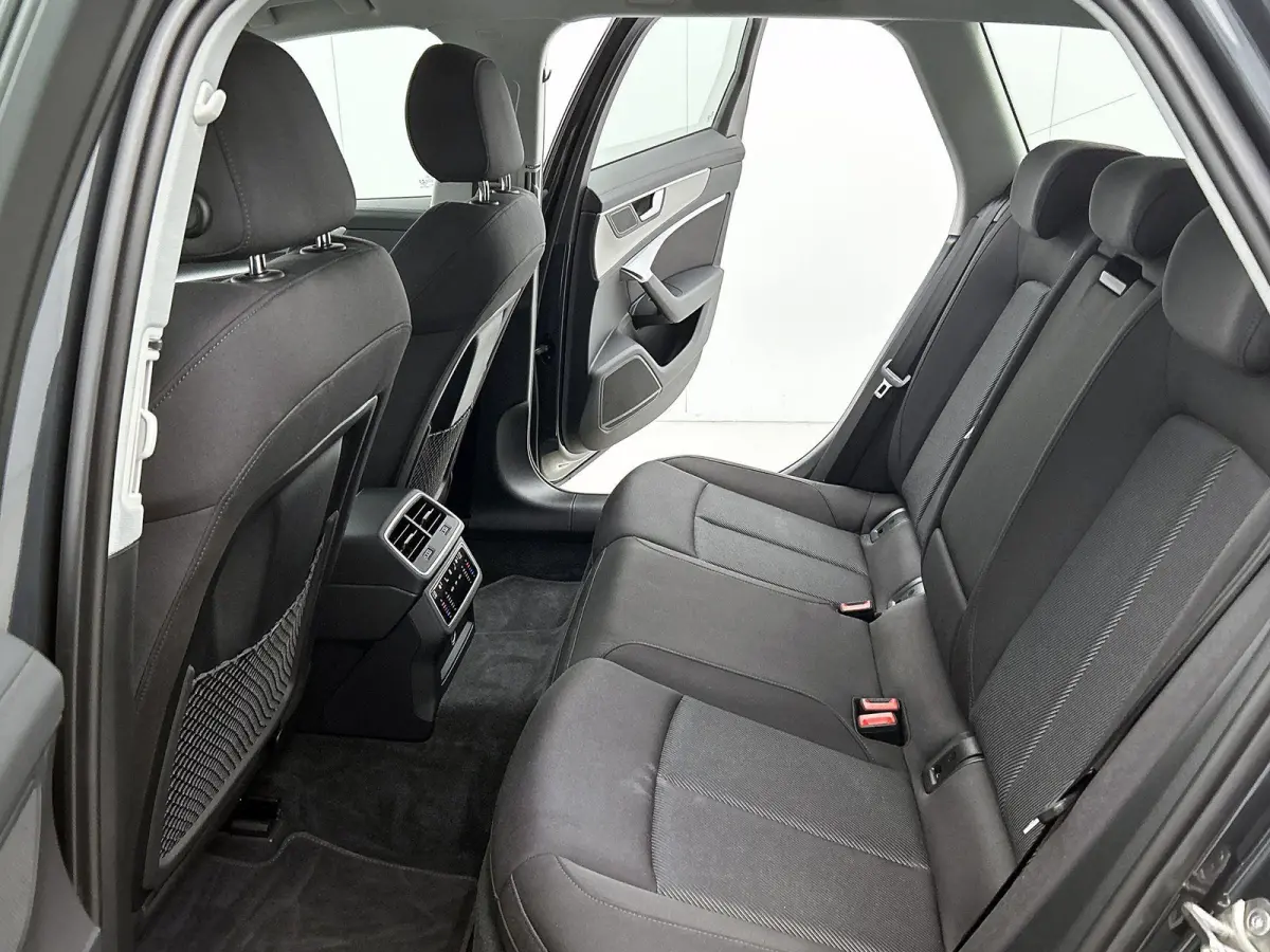 50 TFSI e quattro Advanced edition | Cruise control | Climate control | Navigatie | Elektr. verstelbare bestuurdersstoel met geheugen | Smartphone interface | Alarm Klasse III | Ledkoplampen