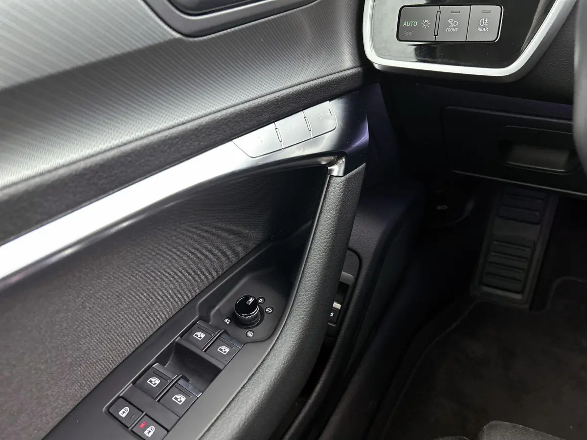 50 TFSI e quattro Advanced edition | Cruise control | Climate control | Navigatie | Elektr. verstelbare bestuurdersstoel met geheugen | Smartphone interface | Alarm Klasse III | Ledkoplampen