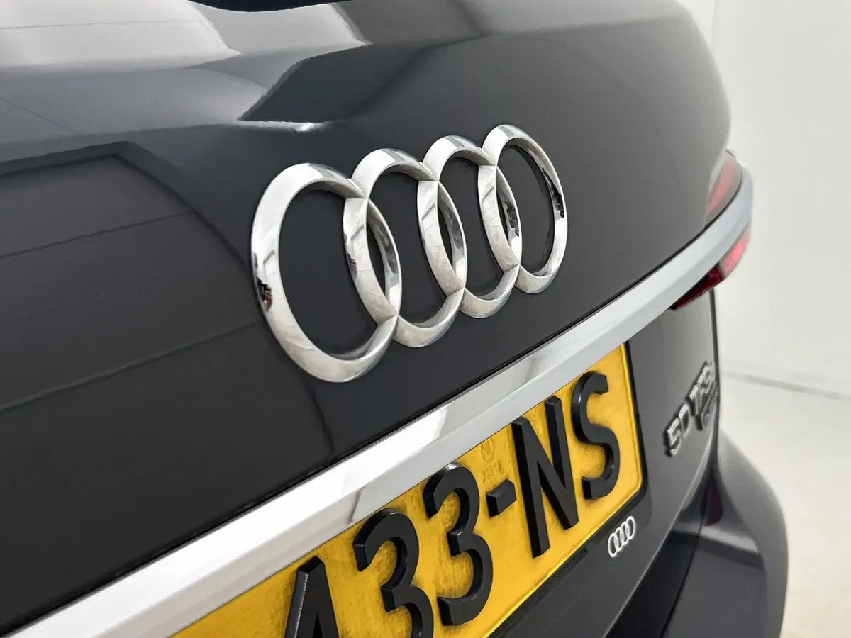 50 TFSI e quattro Advanced edition | Cruise control | Climate control | Navigatie | Elektr. verstelbare bestuurdersstoel met geheugen | Smartphone interface | Alarm Klasse III | Ledkoplampen