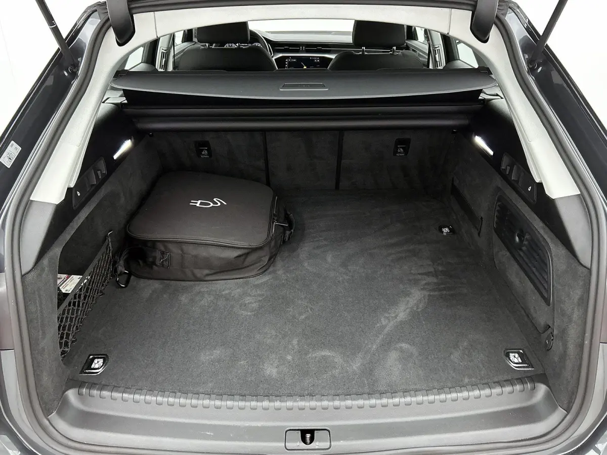 50 TFSI e quattro Advanced edition | Cruise control | Climate control | Navigatie | Elektr. verstelbare bestuurdersstoel met geheugen | Smartphone interface | Alarm Klasse III | Ledkoplampen