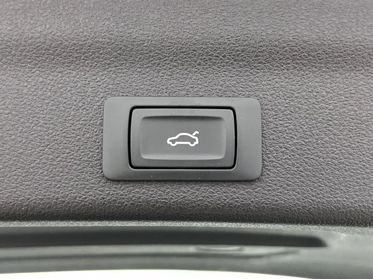 50 TFSI e quattro Advanced edition | Cruise control | Climate control | Navigatie | Elektr. verstelbare bestuurdersstoel met geheugen | Smartphone interface | Alarm Klasse III | Ledkoplampen