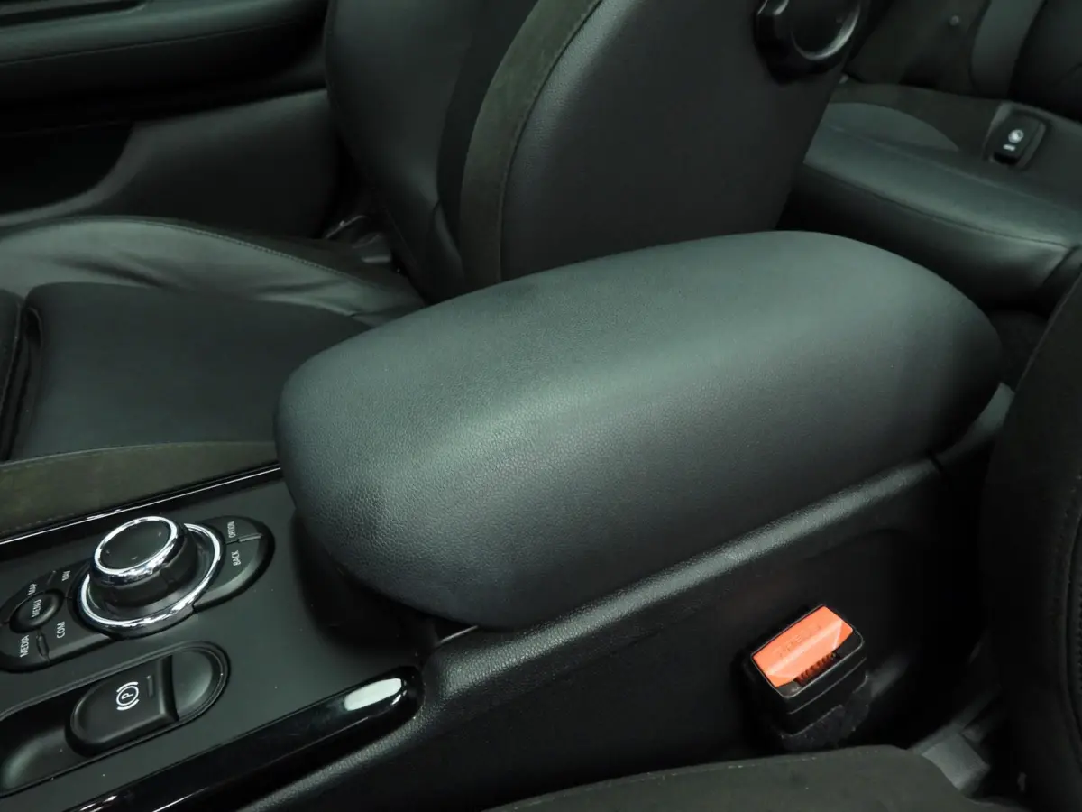 1.5 Cooper | LED | Leder | Navigatie | Panoramadak | Sportstoelen | Stoelverwarming | DAB | Alu 17 inch