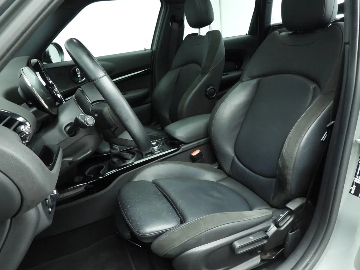 1.5 Cooper | LED | Leder | Navigatie | Panoramadak | Sportstoelen | Stoelverwarming | DAB | Alu 17 inch