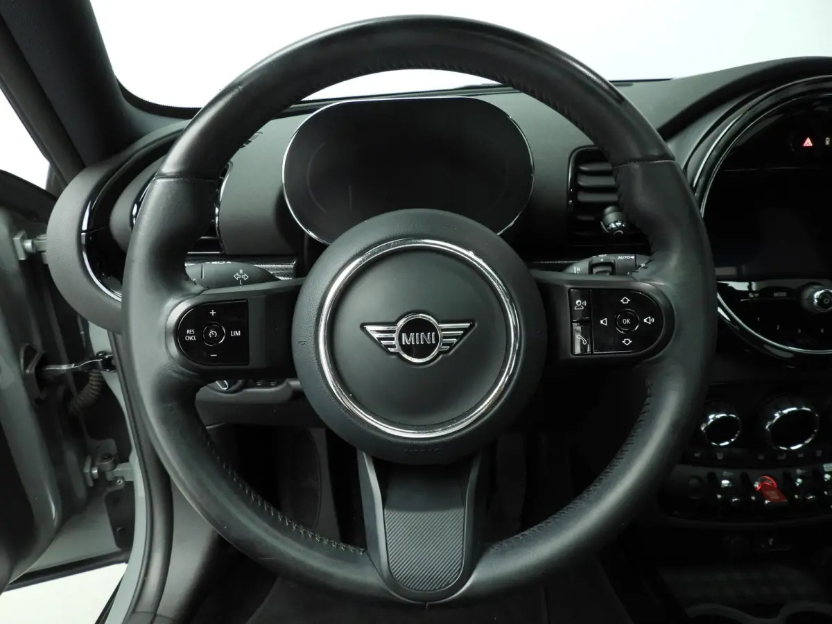 1.5 Cooper | LED | Leder | Navigatie | Panoramadak | Sportstoelen | Stoelverwarming | DAB | Alu 17 inch