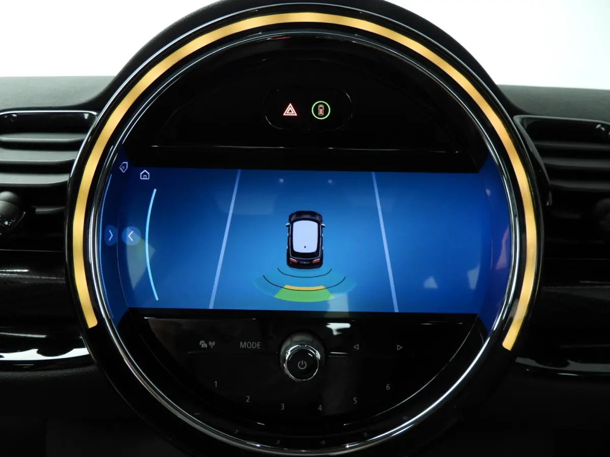 1.5 Cooper | LED | Leder | Navigatie | Panoramadak | Sportstoelen | Stoelverwarming | DAB | Alu 17 inch