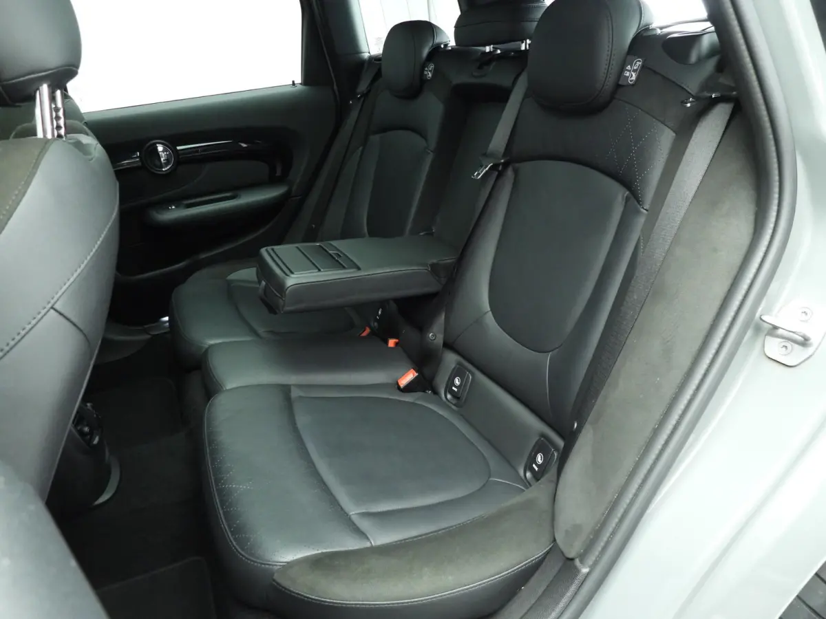 1.5 Cooper | LED | Leder | Navigatie | Panoramadak | Sportstoelen | Stoelverwarming | DAB | Alu 17 inch