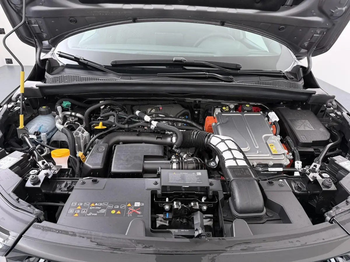 1.8 HEV Intense+ | €3.000 Korting | Adaptieve cruise | Stoel/Stuur en vooruit verwarming | MI-PILOT | Sfeerverlichting | 18-inch lichtmetalen velgen | LED-koplampen | Apple carplay/Android