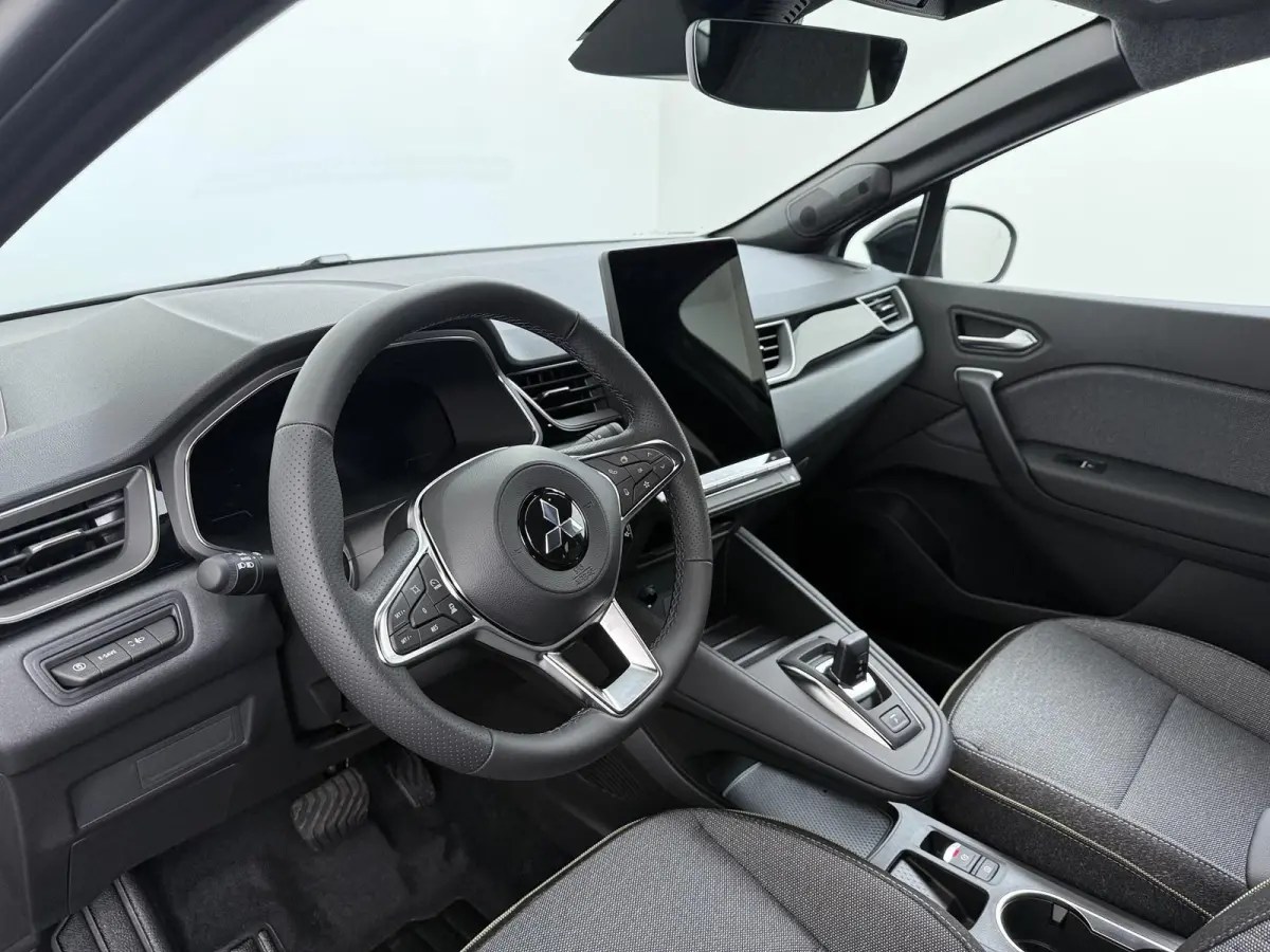 1.8 HEV Intense+ | €3.000 Korting | Adaptieve cruise | Stoel/Stuur en vooruit verwarming | MI-PILOT | Sfeerverlichting | 18-inch lichtmetalen velgen | LED-koplampen | Apple carplay/Android