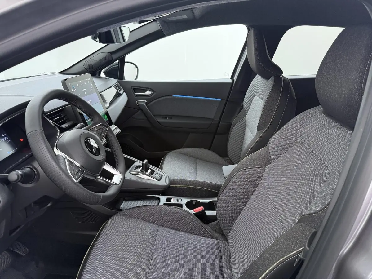 1.8 HEV Intense+ | €3.000 Korting | Adaptieve cruise | Stoel/Stuur en vooruit verwarming | MI-PILOT | Sfeerverlichting | 18-inch lichtmetalen velgen | LED-koplampen | Apple carplay/Android