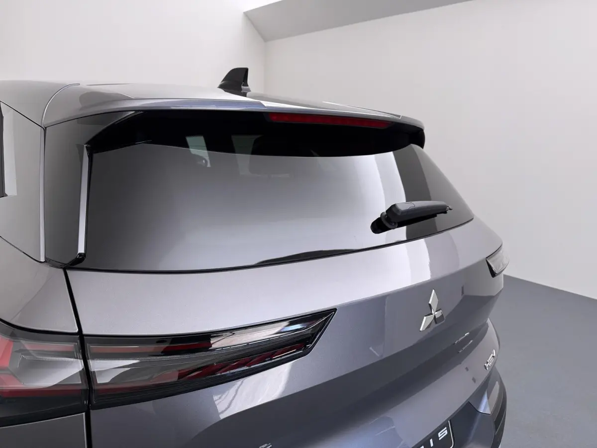 1.8 HEV Intense+ | €3.000 Korting | Adaptieve cruise | Stoel/Stuur en vooruit verwarming | MI-PILOT | Sfeerverlichting | 18-inch lichtmetalen velgen | LED-koplampen | Apple carplay/Android