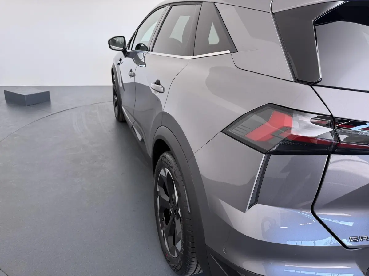 1.8 HEV Intense+ | €3.000 Korting | Adaptieve cruise | Stoel/Stuur en vooruit verwarming | MI-PILOT | Sfeerverlichting | 18-inch lichtmetalen velgen | LED-koplampen | Apple carplay/Android
