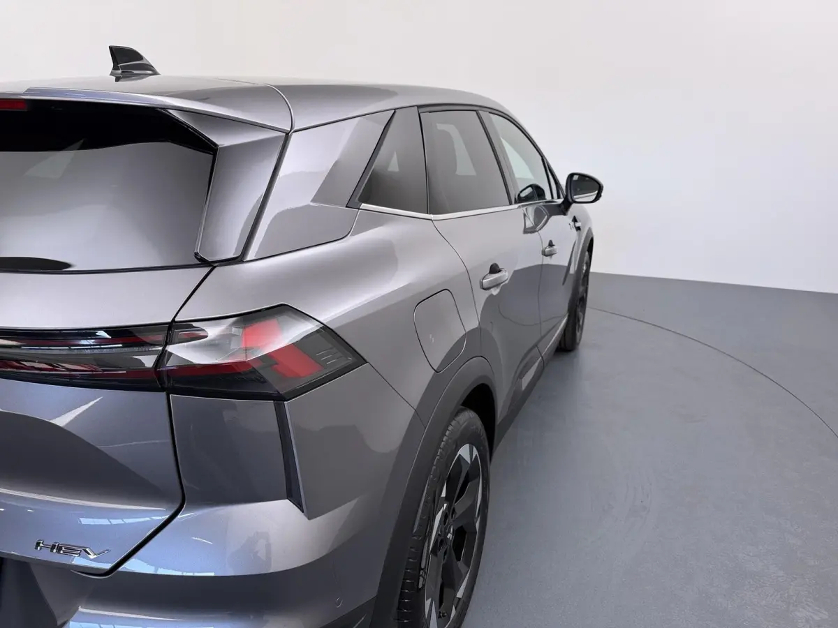 1.8 HEV Intense+ | €3.000 Korting | Adaptieve cruise | Stoel/Stuur en vooruit verwarming | MI-PILOT | Sfeerverlichting | 18-inch lichtmetalen velgen | LED-koplampen | Apple carplay/Android