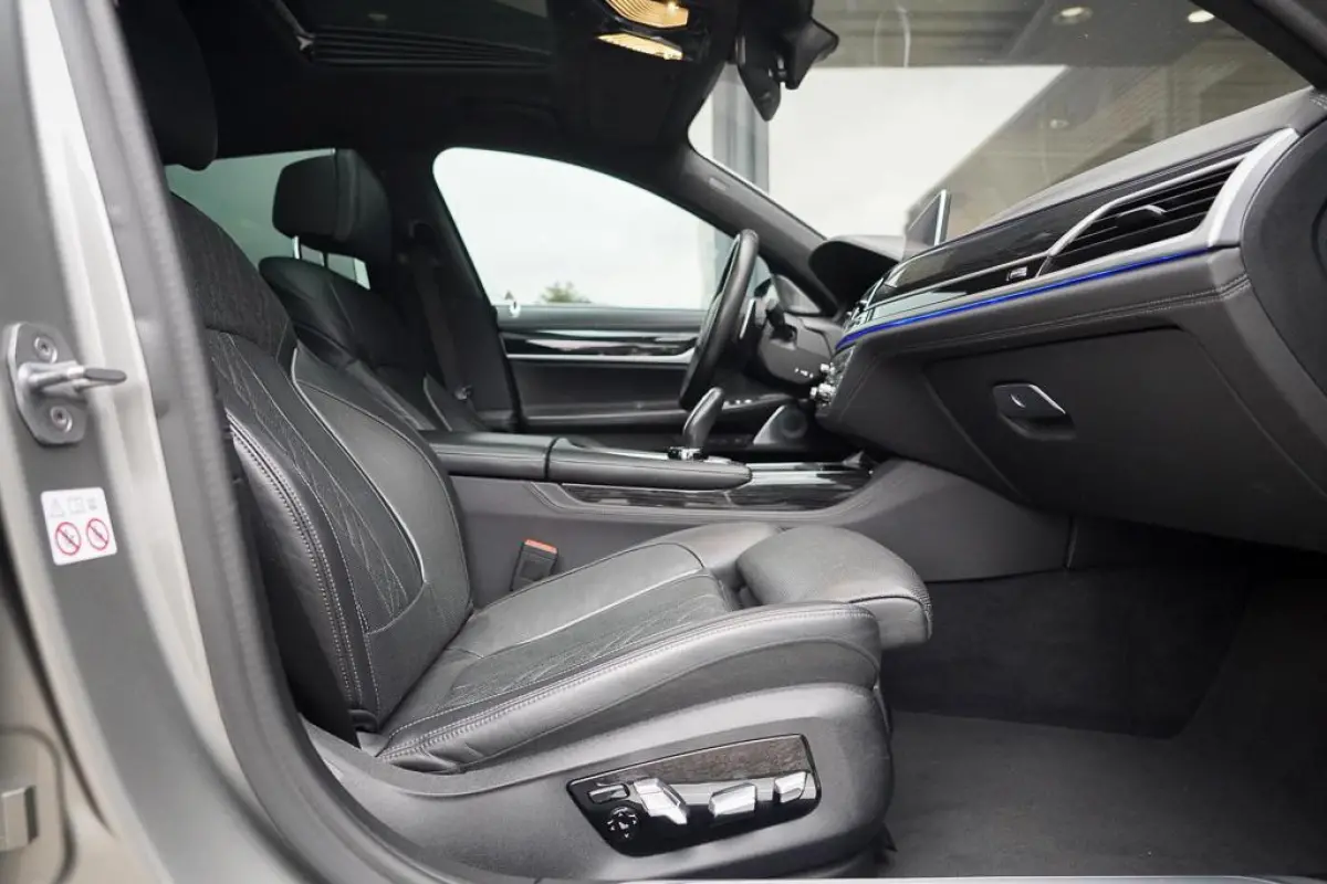 745e High Executive / M-Sport / Schuifdak / Massage / Co-Pilot / Bowers&Wilkins / Alcantara Hemel / Laser
