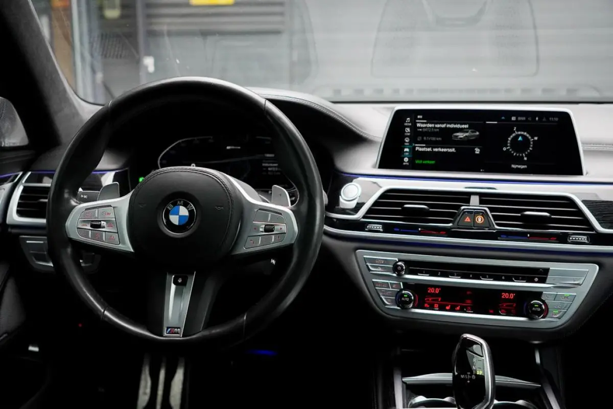 745e High Executive / M-Sport / Schuifdak / Massage / Co-Pilot / Bowers&Wilkins / Alcantara Hemel / Laser