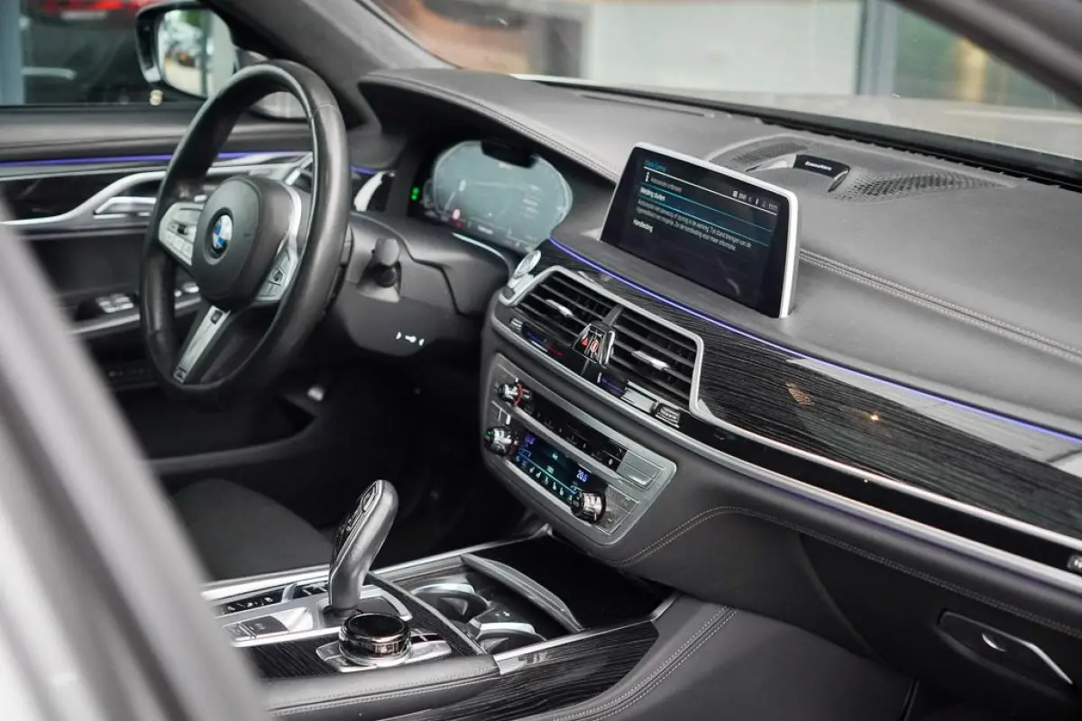745e High Executive / M-Sport / Schuifdak / Massage / Co-Pilot / Bowers&Wilkins / Alcantara Hemel / Laser