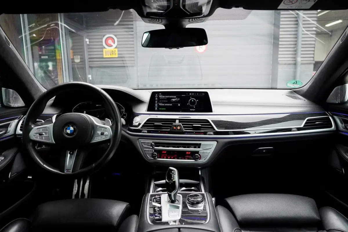 745e High Executive / M-Sport / Schuifdak / Massage / Co-Pilot / Bowers&Wilkins / Alcantara Hemel / Laser