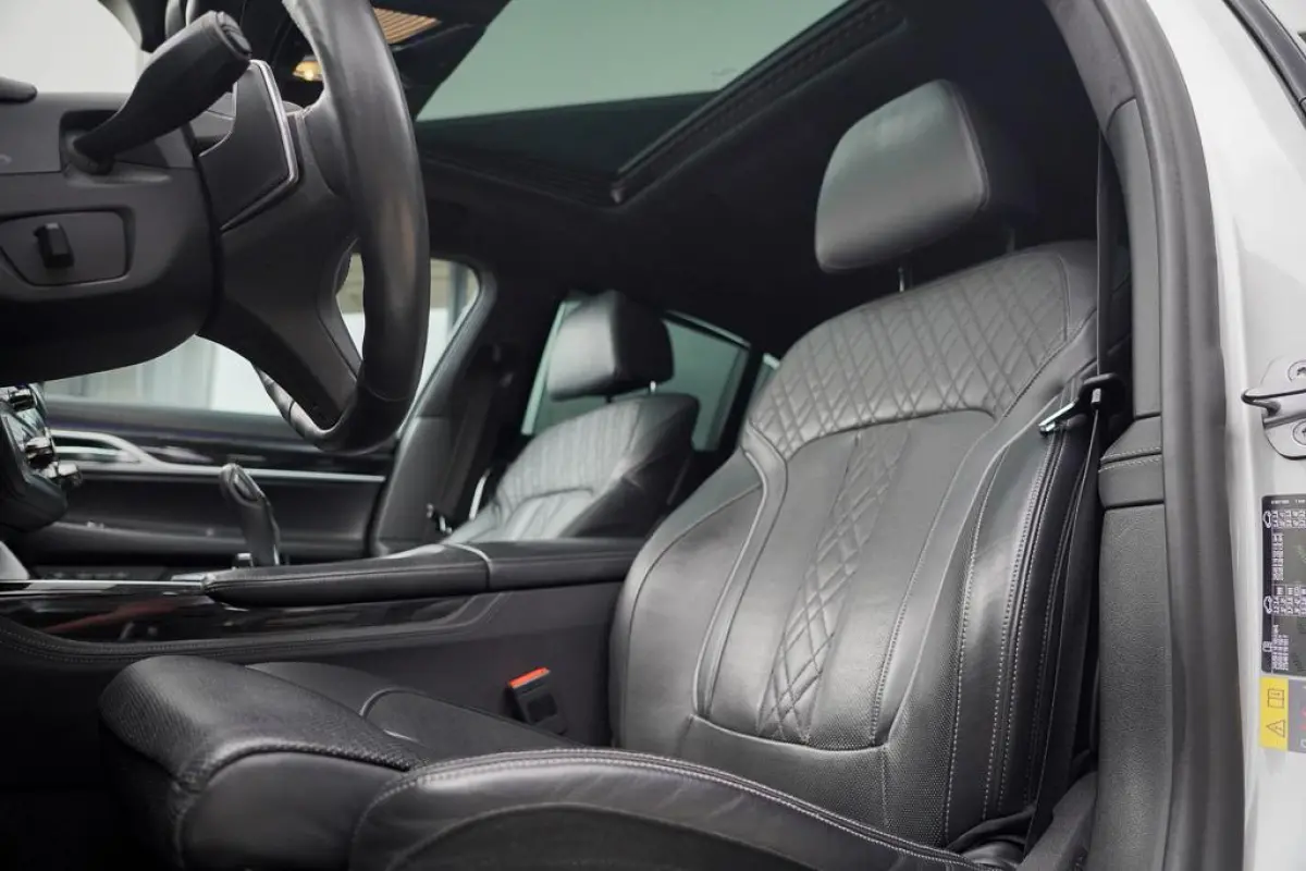 745e High Executive / M-Sport / Schuifdak / Massage / Co-Pilot / Bowers&Wilkins / Alcantara Hemel / Laser