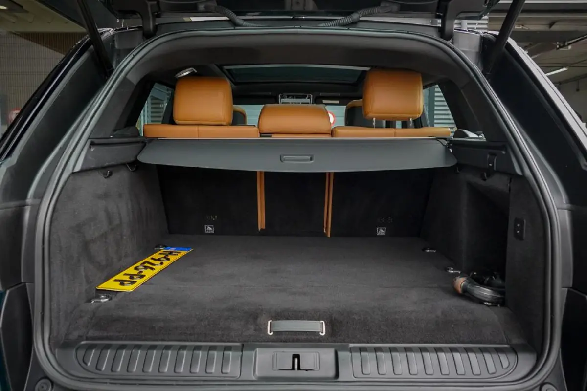 2.0 P400e HSE Dynamic / SVO British Racing Green / Pano / Drive Pro / Trekhaak / Incl BTW