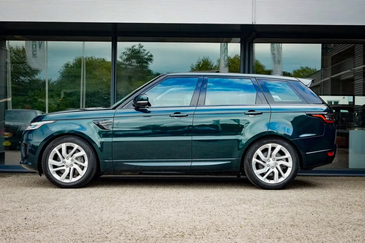 2.0 P400e HSE Dynamic / SVO British Racing Green / Pano / Drive Pro / Trekhaak / Incl BTW