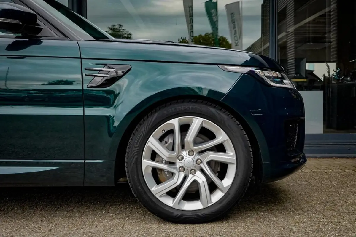 2.0 P400e HSE Dynamic / SVO British Racing Green / Pano / Drive Pro / Trekhaak / Incl BTW