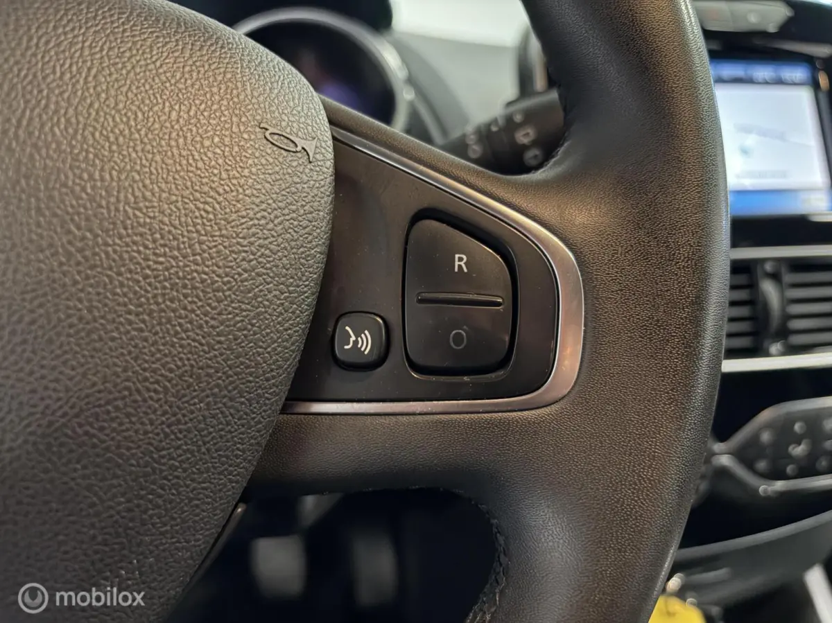0.9 TCe Zen NAVI / CLIMA / CRUISE / LMV /