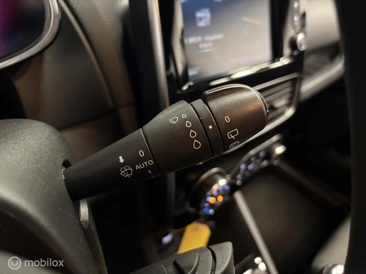 0.9 TCe Zen NAVI / CLIMA / CRUISE / LMV /