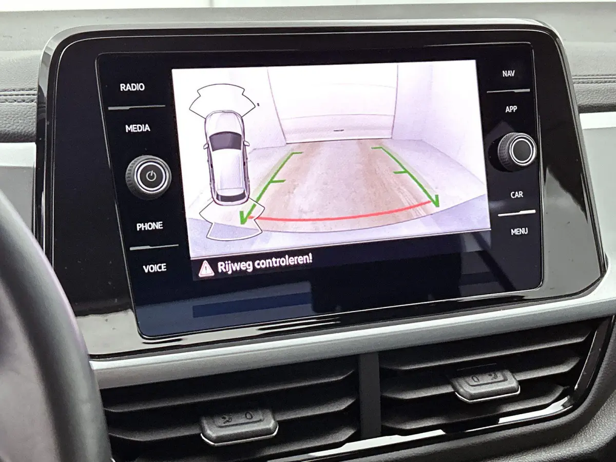1.0 TSI Life | 110 PK | | Airco | Adaptive Cruise Control | Lane Assist | Parkeersensoren | Apple Carplay / Android Auto |