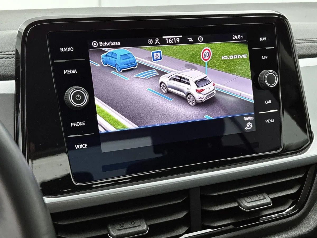 1.0 TSI Life | 110 PK | | Airco | Adaptive Cruise Control | Lane Assist | Parkeersensoren | Apple Carplay / Android Auto |