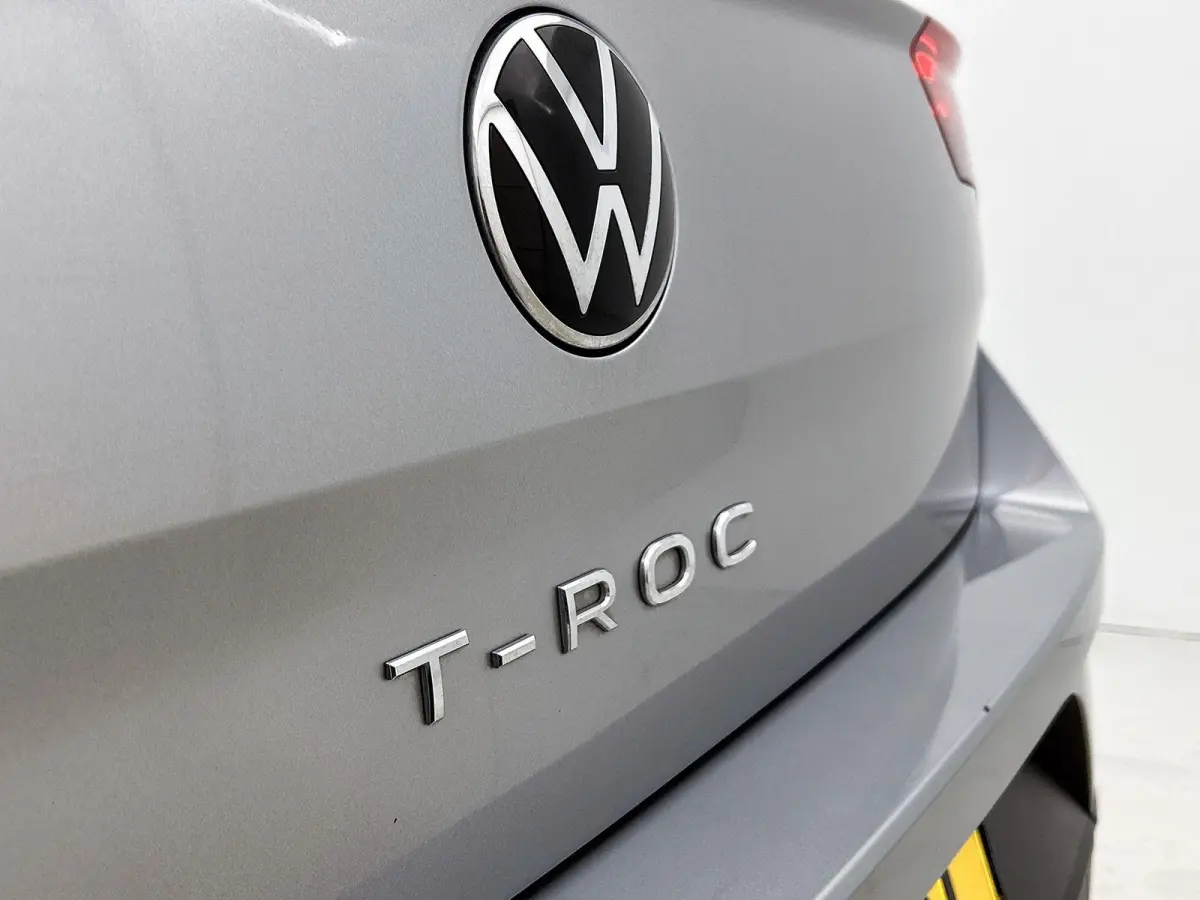 1.0 TSI Life | 110 PK | | Airco | Adaptive Cruise Control | Lane Assist | Parkeersensoren | Apple Carplay / Android Auto |