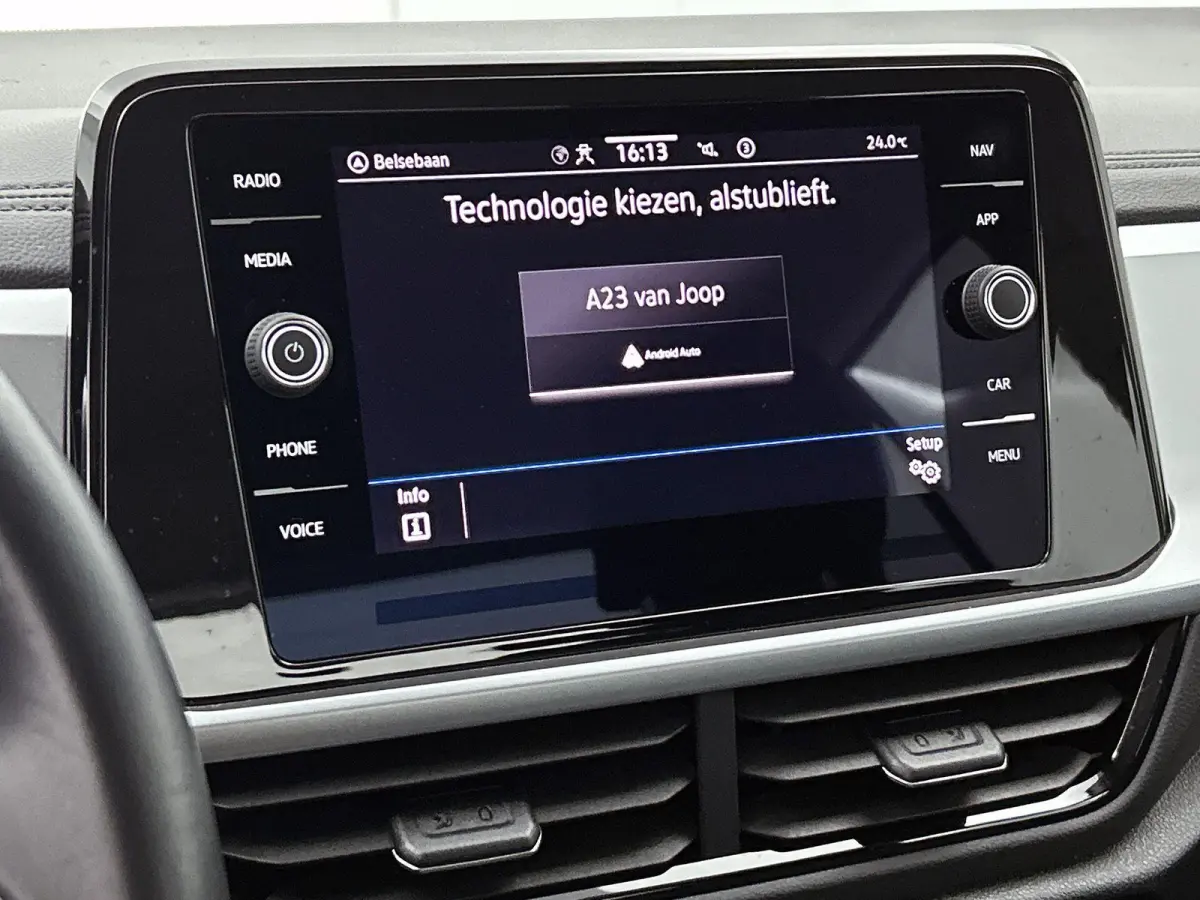 1.0 TSI Life | 110 PK | | Airco | Adaptive Cruise Control | Lane Assist | Parkeersensoren | Apple Carplay / Android Auto |