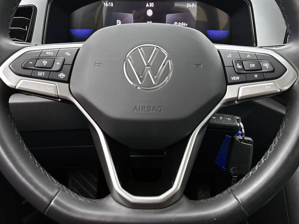 1.0 TSI Life | 110 PK | | Airco | Adaptive Cruise Control | Lane Assist | Parkeersensoren | Apple Carplay / Android Auto |