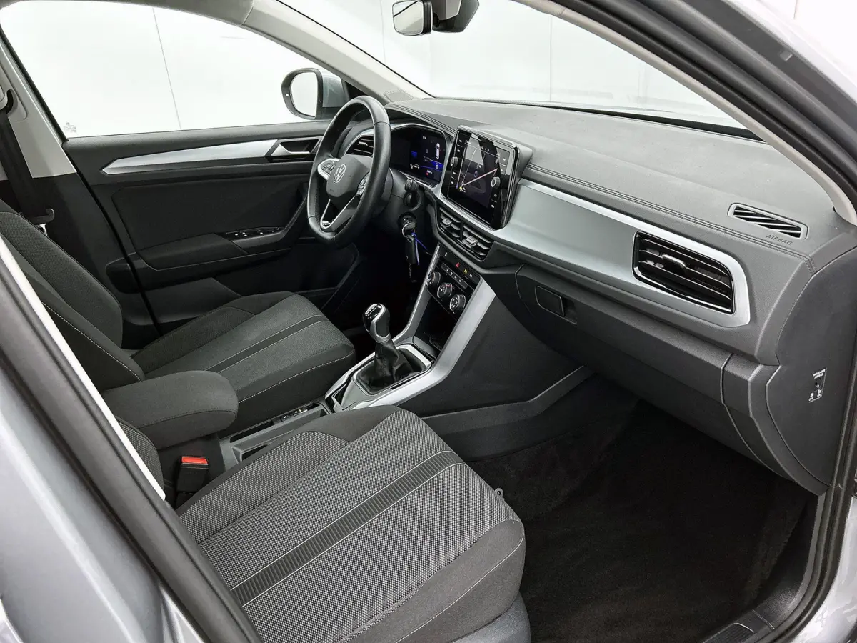 1.0 TSI Life | 110 PK | | Airco | Adaptive Cruise Control | Lane Assist | Parkeersensoren | Apple Carplay / Android Auto |