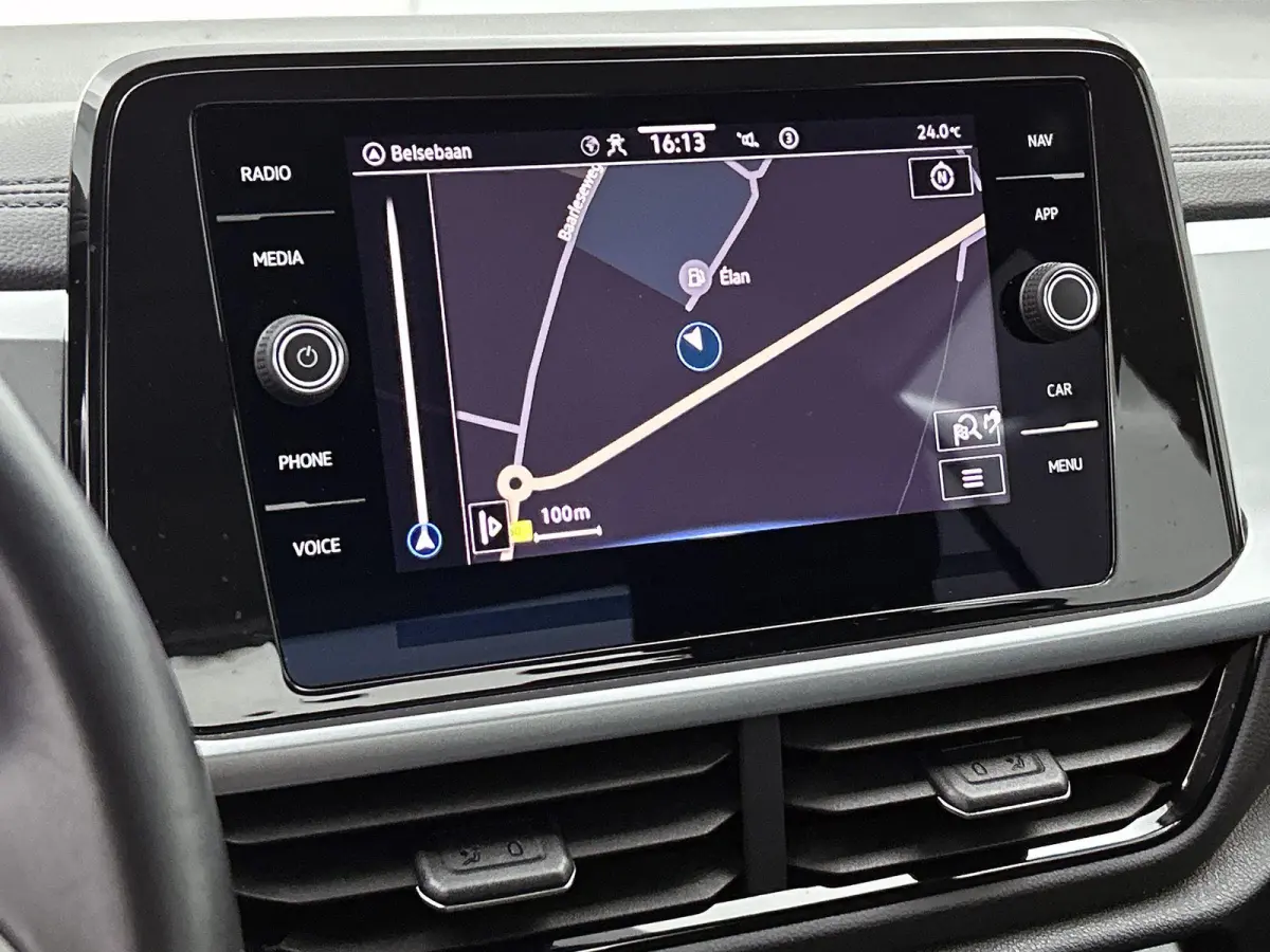 1.0 TSI Life | 110 PK | | Airco | Adaptive Cruise Control | Lane Assist | Parkeersensoren | Apple Carplay / Android Auto |