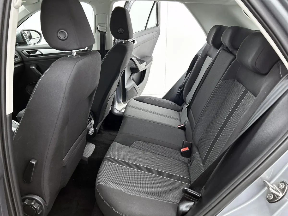 1.0 TSI Life | 110 PK | | Airco | Adaptive Cruise Control | Lane Assist | Parkeersensoren | Apple Carplay / Android Auto |