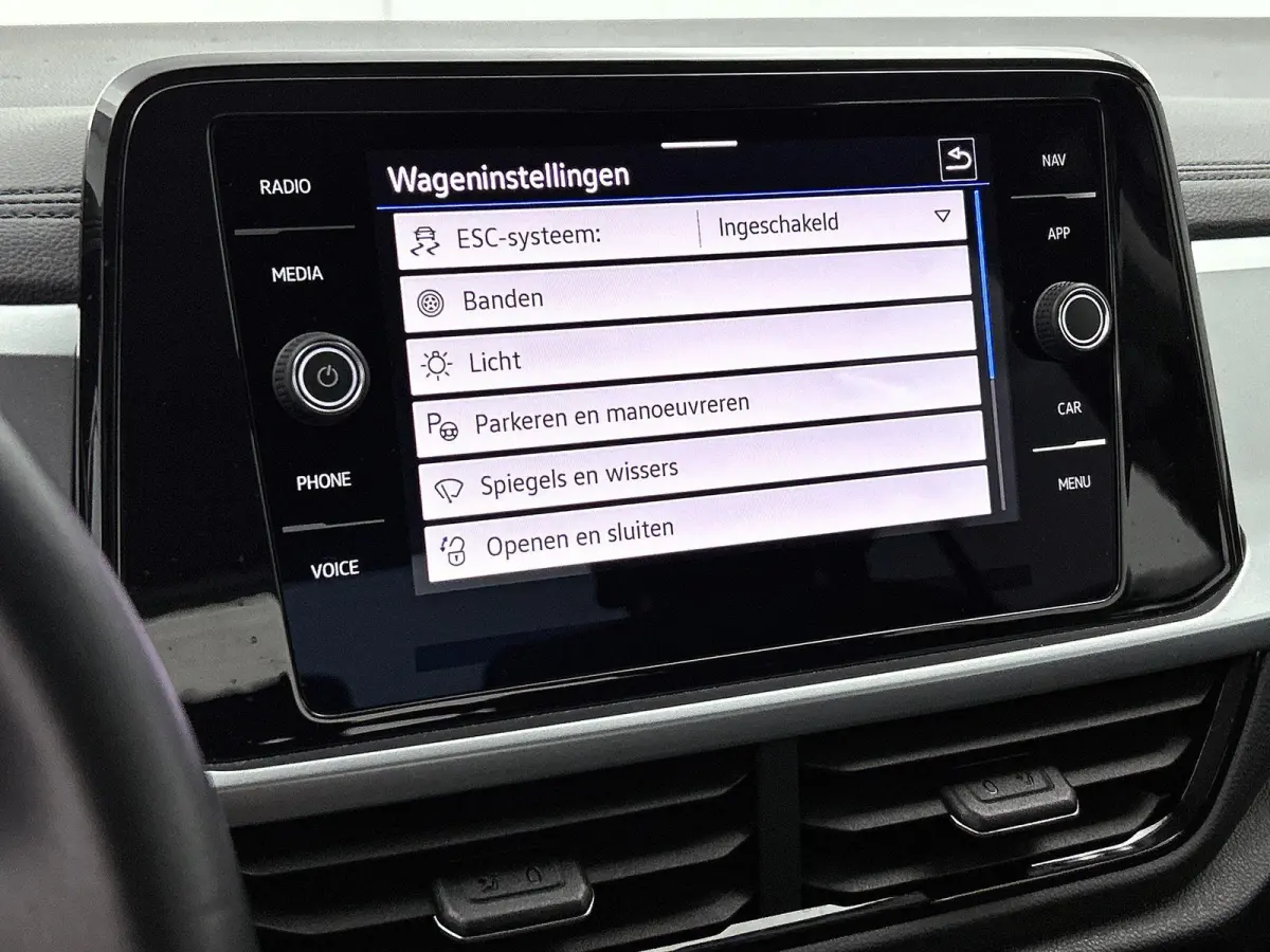1.0 TSI Life | 110 PK | | Airco | Adaptive Cruise Control | Lane Assist | Parkeersensoren | Apple Carplay / Android Auto |